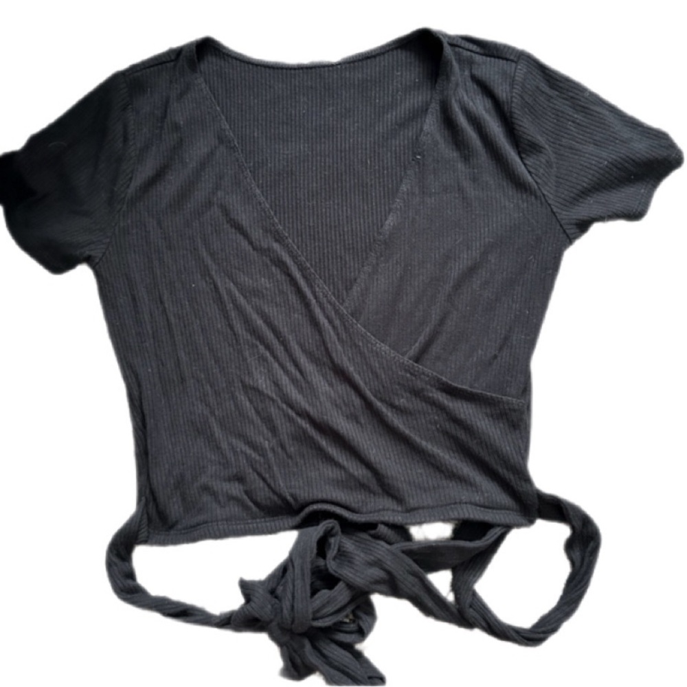 Garage cropped black wrap top size Small